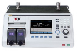 Fluke 2271A-N-G2M/BG200K Pneumatic Pressure Calibrator Kit, 2MPa &amp; 200kPa gauge-